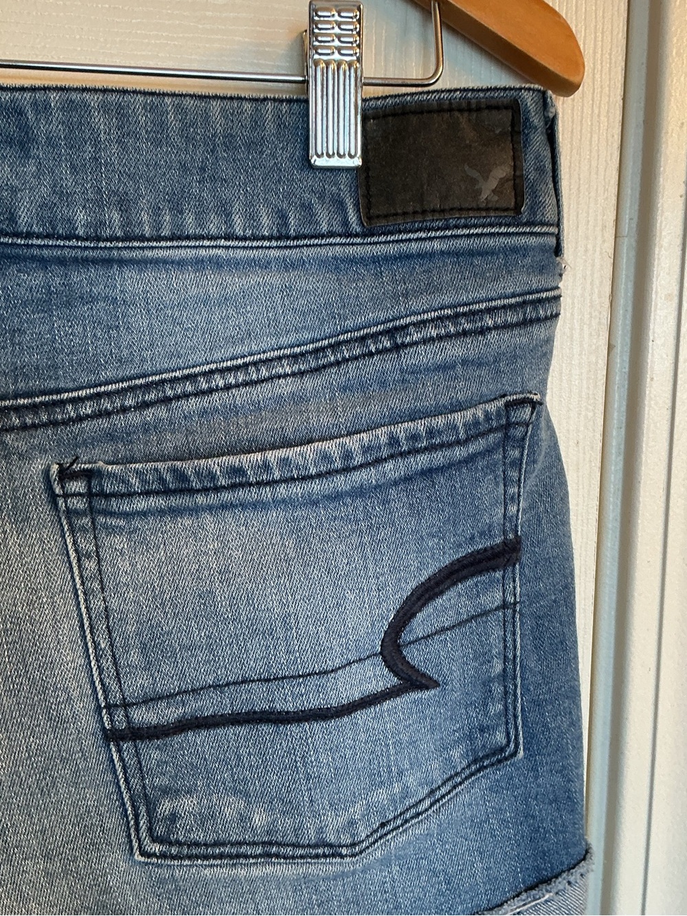 American Eagle Outfitters shortie stretch cuffed cut off shorts size 10 EUC - Picture 5 of 16